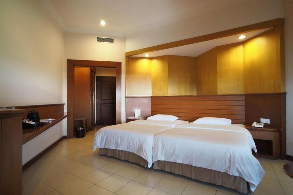 Hotel Niagara Parapat Exterior photo